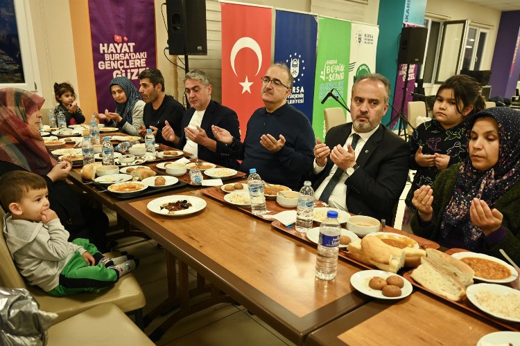 Başkan Aktaş Bursa'da depremzedelerle oruç açtı