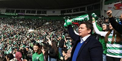 Başkan Aydın, Bursaspor'un maçını öğrencilerle birlikte izledi