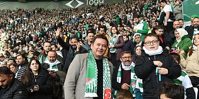Başkan Aydın, çocuklara Bursaspor sevgisi aşılıyor