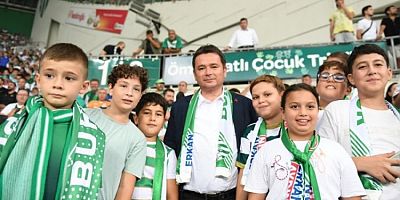 Başkan Aydın çocukları Bursaspor maçına götürdü