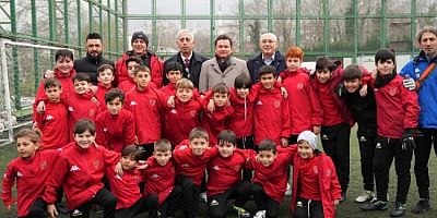 Başkan Aydın'dan Hüdavendigar Dikkaldırım Osmangazi SK'ya ziyaret