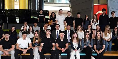 Başkan Aydın örnek liselilerle Osmangazi’de bir araya gel