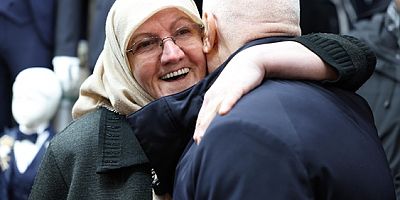 Başkan Bozbey çarşı esnafıyla bayramlaştı