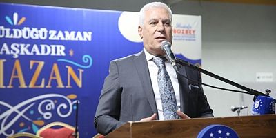 Başkan Bozbey'den gençlere halı saha müjdesi