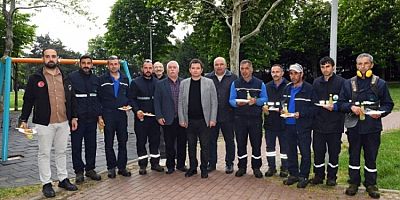 Başkan Erkan Aydın 1 Mayıs'ta emekçilerin yanında