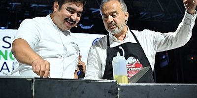 Başkan pişirdi, vatandaşlar yedi