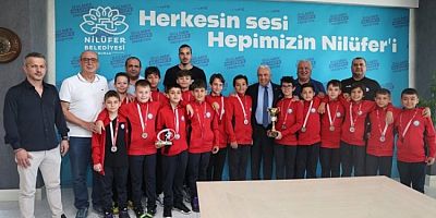 Başkan Şadi Özdemir başarılı sporcuları ağırladı