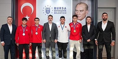 Başkan Vekili Biba, Bursa’nın gururu güreşçileri ağırladı