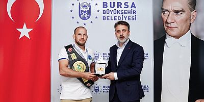 Başkan Vekili Biba'dan dünya şampiyonu güreşçiye tebrik