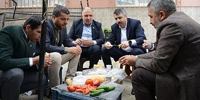 Başkan Yılmaz Bursa'da pazarcı esnafıyla buluştu