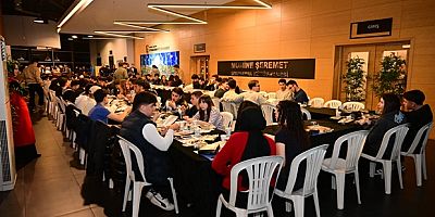 Başkan Yılmaz'dan öğrencilere sahur sürprizi