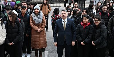 Başkan Yılmaz mesaisine öğrencilerle başladı!
