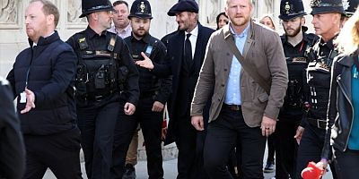 Beckham, Kraliçe için kuyrukta bekledi