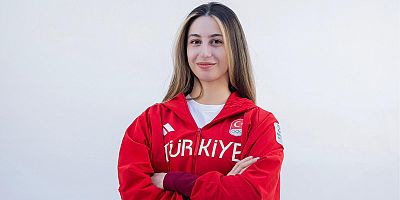 Belediyesporlu Özge Yılmaz'dan gümüş madalya