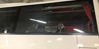 Beşiktaş kafilesine taşlı saldırı