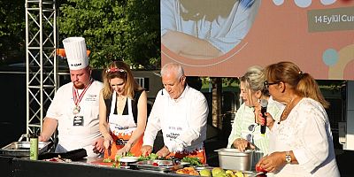 Bursa Büyükşehir Belediye Başkanı Bozbey mutfağa girdi