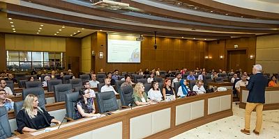 Bursa Büyükşehir Belediye personeline ‘Etkili iletişim, problem çözme ve liderlik eğitimi’