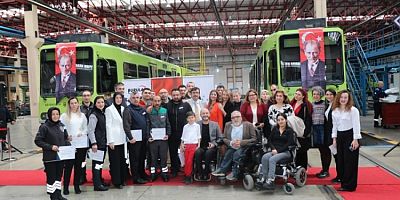 Bursa Büyükşehir'de hizmet artık bir işarete bakıyor