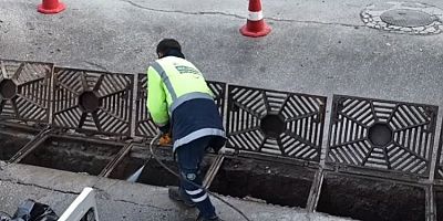 Bursa Büyükşehir'den sorunsuz altyapı için ızgara temizliği