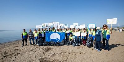 Bursa Büyükşehir personelinden sahil temizliği