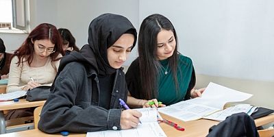 Bursa Büyükşehir, üniversite adaylarının yanında