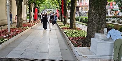 Bursa çiçek bahçesine dönüşüyor