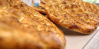 Bursa'da 450 gramlık BESAŞ Ramazan pidesi 25 TL