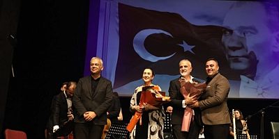 Bursa'da Atatürk'ün sevdiği şarkılar seslendirildi