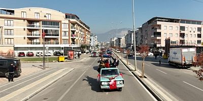 Bursa'da Başkan Işık, ilçe ile özdeşleşen nostaljik aracı mini klip ile tanıttı