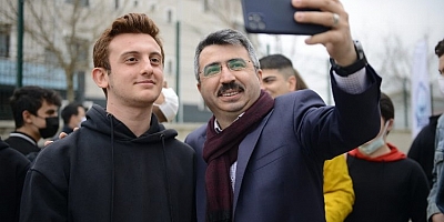 Bursa'da Başkan Yılmaz haftanın ilk mesaisine öğrencilerle başladı