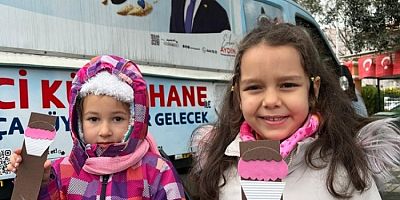 Bursa'da çocuklar kendi kitap ayraçlarını tasarladı