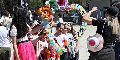 Bursa'da çocuklar patili dostlarla buluştu