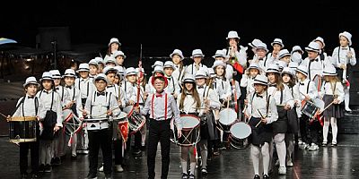 Bursa’da çocukların sesi senfoniyle yükseldi