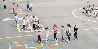 Bursa'da ders giriş çıkışları için yeni uygulama! Zilsiz eğitim yaygınlaşıyor