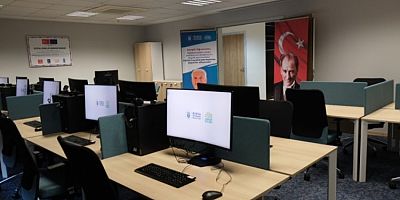 Bursa'da Dijital Gençlik Merkezi açıldı