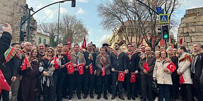 Bursa’da Fetih Coşkusu: 700. Yıl Yürüyüşüne Binler Katıldı