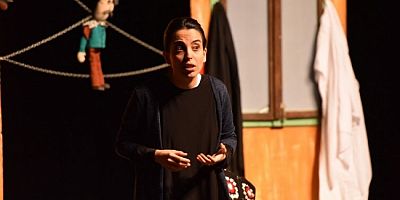 Bursa'da 'Filistin Hakkında Konuşmalıyız' tiyatro oyunu sahnelendi