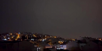 Bursa'da geceyi aydınlatan şimşekler böyle görüntülendi 