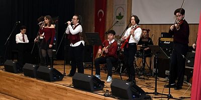 Bursa'da genç müzisyenler final için sahnede