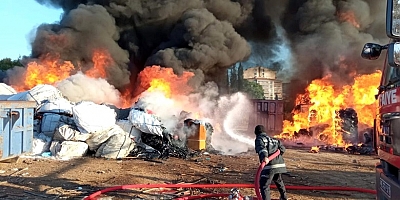 Bursa'da geri dönüşüm tesisinde büyük yangın