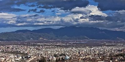 Bursa’da hava ikiye bölünüyor: Sağanak geliyor, hafta sonu yaz havası