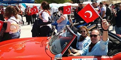 Bursa'da klasik otomobiller yollara renk katacak!