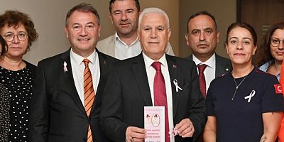 Bursa'da Meme kanserine 'pembe kurdele' ile dikkat çekildi