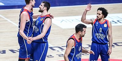 Bursa'da nefes kesen final! Şampiyon Anadolu Efes!