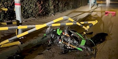 Bursa'da otomobil motosiklete çarptı, sürücü yaralandı
