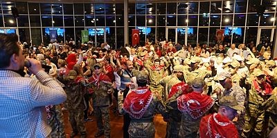 Bursa’da ‘özel askerler’ için kına eğlencesi