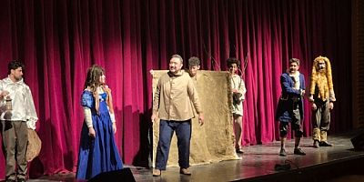 Bursa'da Özgür Aksoy Tiyatro Günleri beşinci yılında da yoğun ilgiyle sürüyor