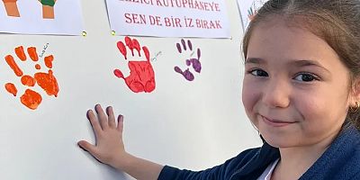 Bursa'da rengarenk elleriyle Gezici Kütüphaneye iz bıraktılar