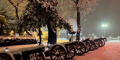 Bursa'da şiddetli kar yağışı etkisini gösterdi