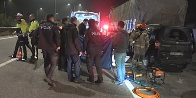 Bursa'da TIR'a arkadan çarpan araç sürücüsü öldü